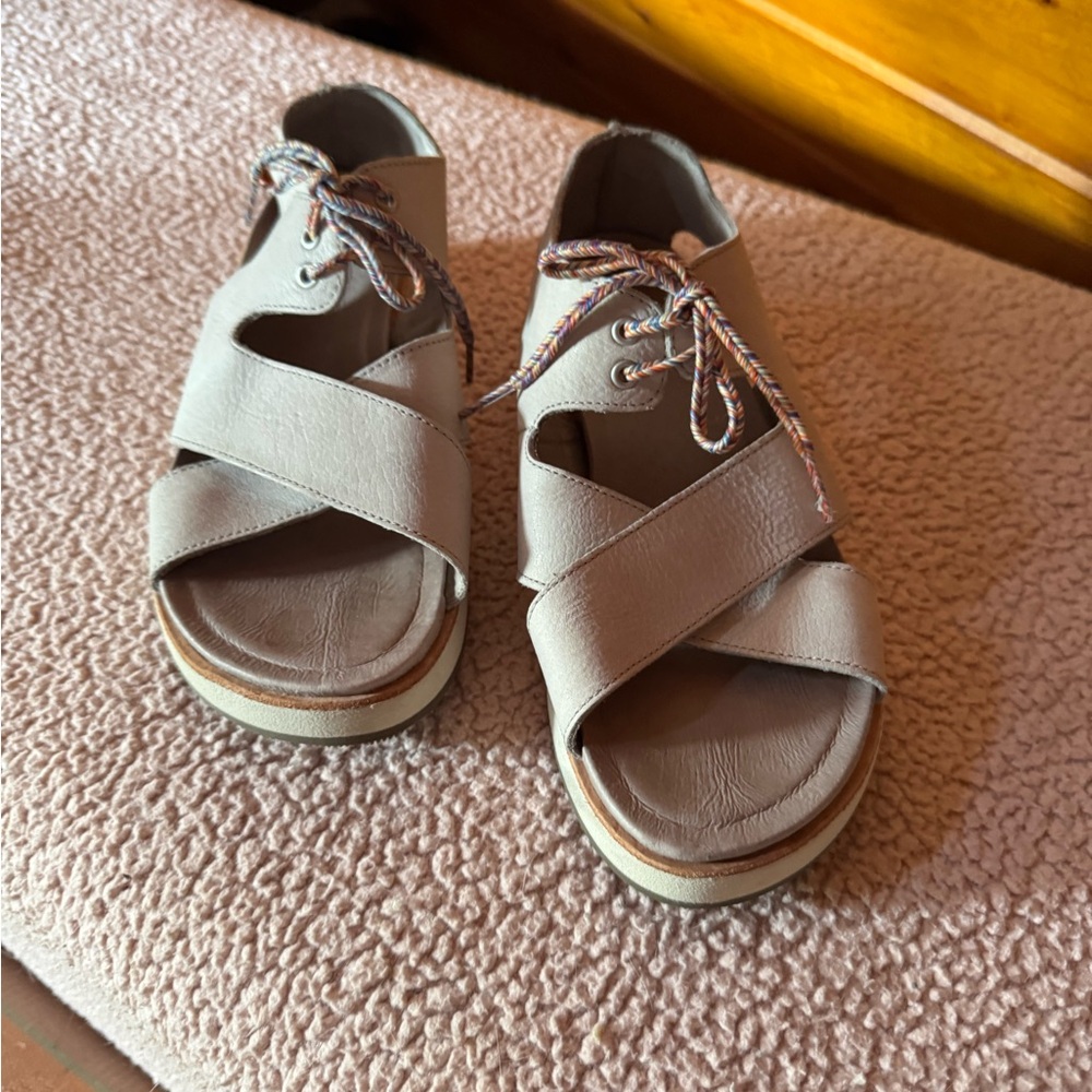 Merrell Women's Light Gray Lace-Up Sandals